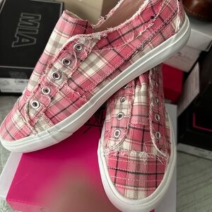 Corkys slip on sneakers. Size 9. New with tags.